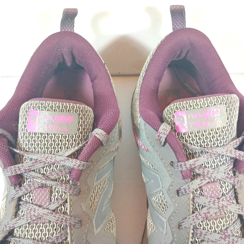 New Balance FuelCore T590v4 Womens Sz 10 Trail Running Shoes Grey Pink WT590GP4